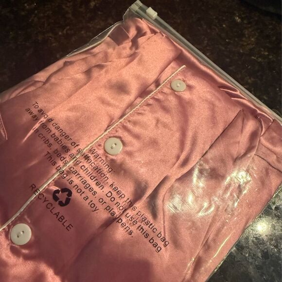 BRAND NEW Silky Pajama Set - Bridal Rose - Button Down - 2XL - NWT Shorts Set - Picture 5 of 5